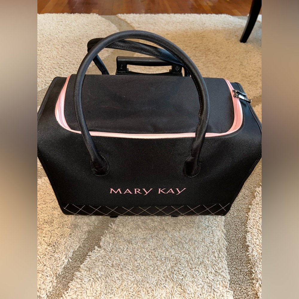Mary Kay cosmetics consult rolling travel bag case  on wheels suitcase quilted